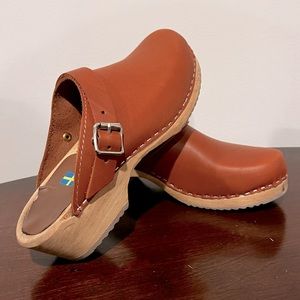 Mia ‘Alma’ Women’s Leather Clogs Size 10